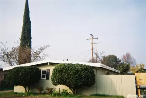 413 Murray St, Lodi, CA 95240 photo 2