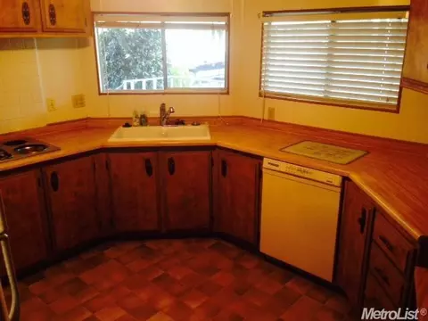 1902 Kauai Dr, Modesto, CA 95355 photo 5