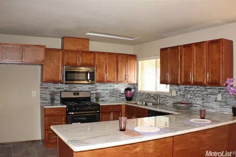 2116 Vicki Dr, Modesto, CA 95350 photo 5