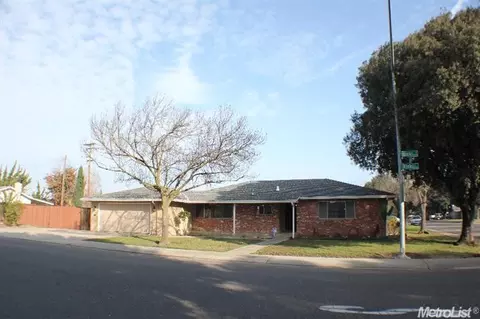 2116 Vicki Dr, Modesto, CA 95350 photo 2