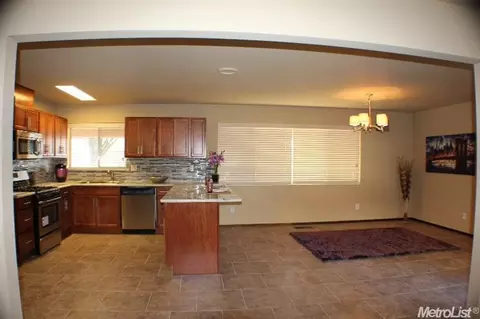 2116 Vicki Dr, Modesto, CA 95350 photo 6