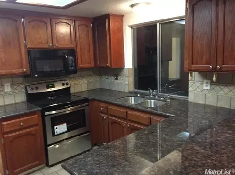 8225 Silverside Dr, Antelope, CA 95843 photo 3
