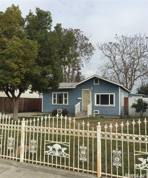 660 Spruce St, Turlock, CA 95380 photo 1
