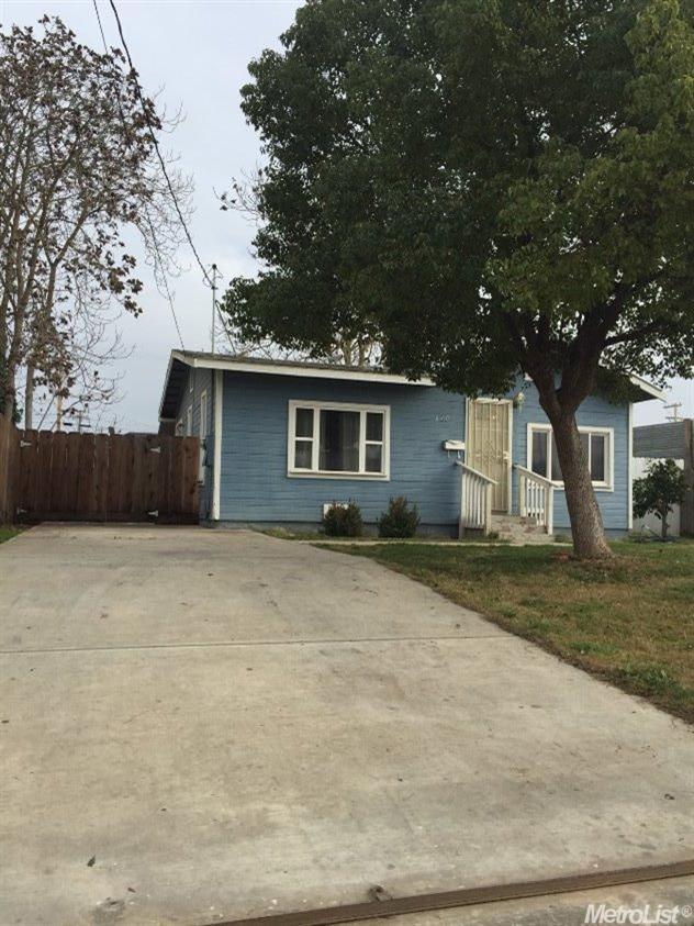 660 Spruce St, Turlock, CA 95380 photo 2