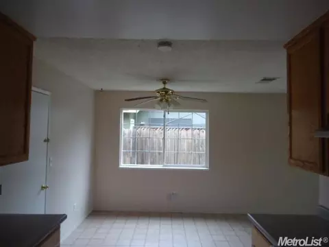 4828 Estates Dr, Modesto, CA 95357 photo 3