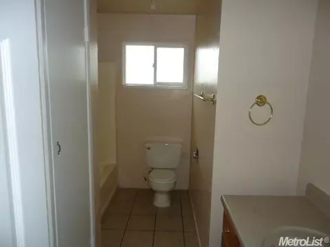 4828 Estates Dr, Modesto, CA 95357 photo 8