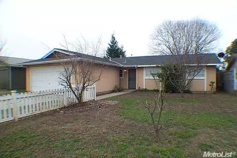 4828 Estates Dr, Modesto, CA 95357 photo 1