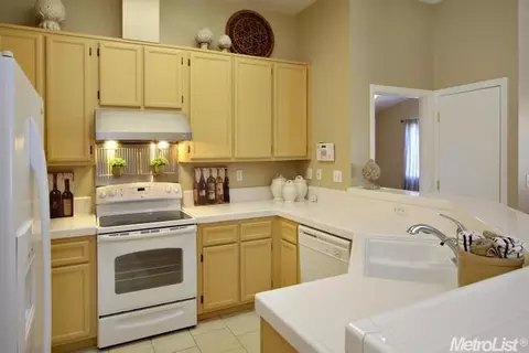 2393 Roualt St, Davis, CA 95618 photo 8