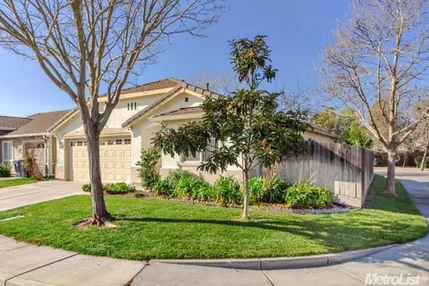 2393 Roualt St, Davis, CA 95618 photo 2