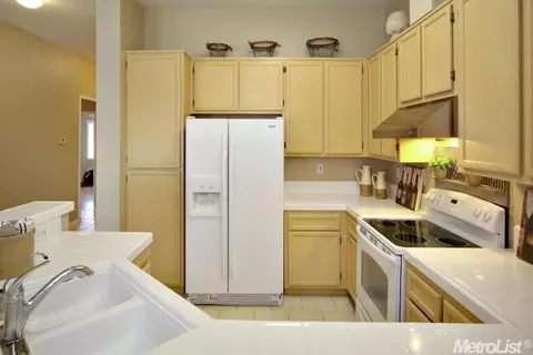 2393 Roualt St, Davis, CA 95618 photo 9