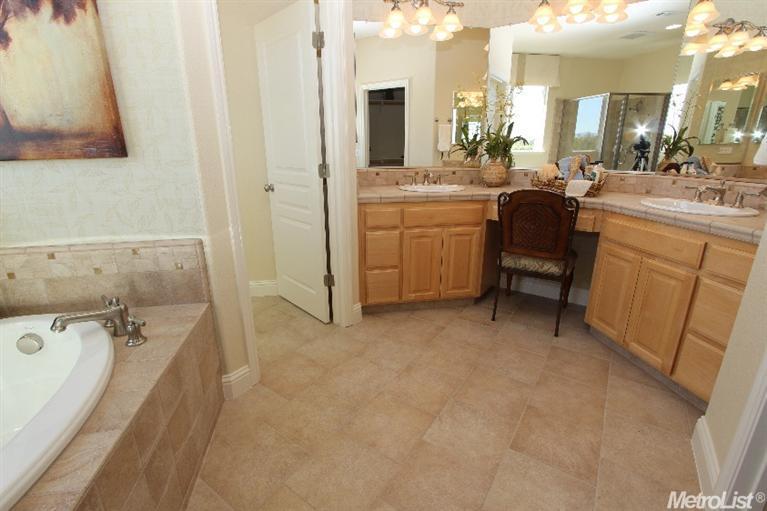 1712 Peat Ct, Los Banos, CA 93635 photo 13