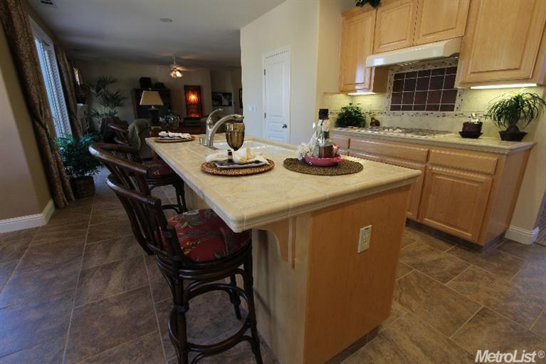 1712 Peat Ct, Los Banos, CA 93635 photo 6