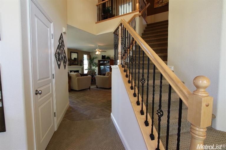 1712 Peat Ct, Los Banos, CA 93635 photo 4