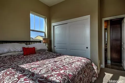 687 Oro Luce Ct, Manteca, CA 95337 photo 5