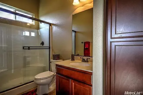 687 Oro Luce Ct, Manteca, CA 95337 photo 6
