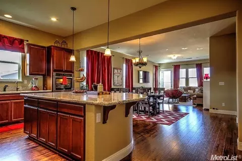 687 Oro Luce Ct, Manteca, CA 95337 photo 7