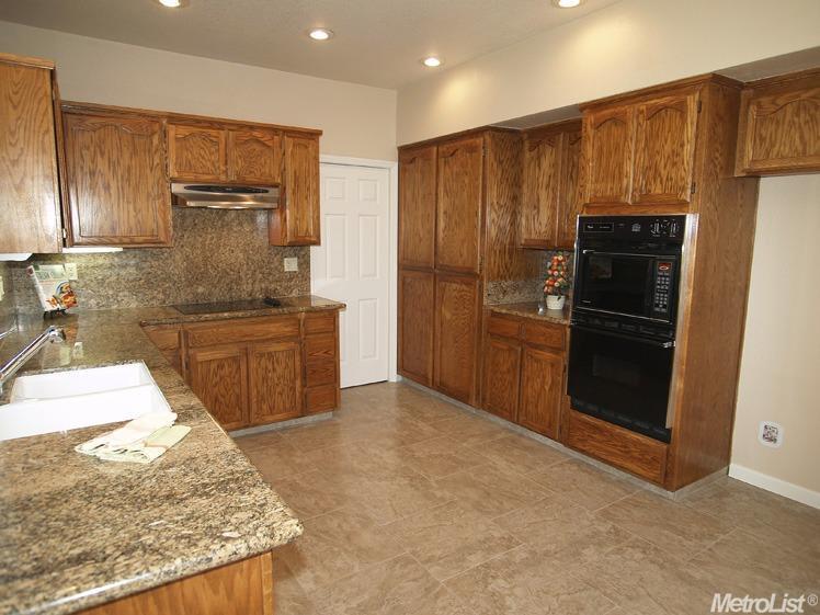 513 Redfield Ave, Modesto, CA 95357 photo 8