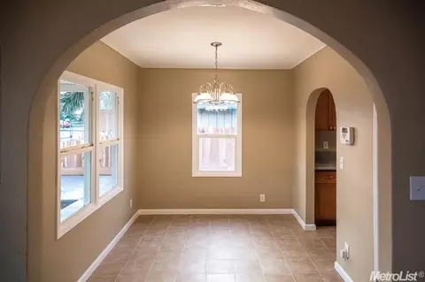 416 Maple St, Modesto, CA 95351 photo 4