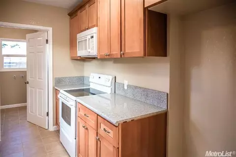 416 Maple St, Modesto, CA 95351 photo 7