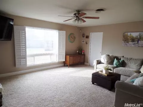 5520 Ryan Ln, Carmichael, CA 95608 photo 3
