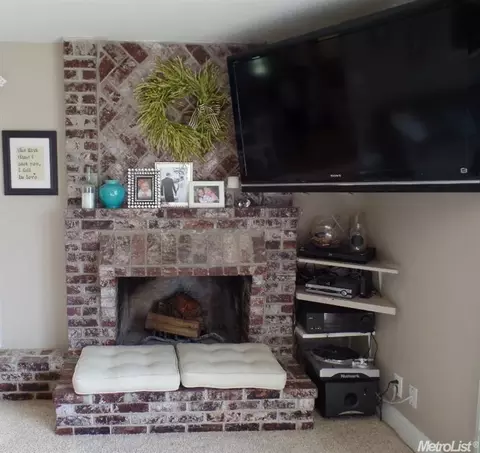 5520 Ryan Ln, Carmichael, CA 95608 photo 2