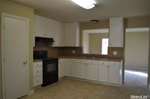 885 Sapphire, Manteca, CA 95336 photo 4