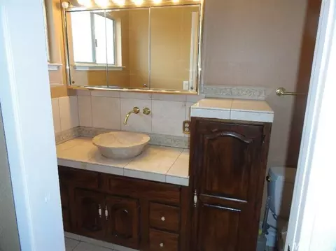 817 E Alameda St, Manteca, CA 95336 photo 12