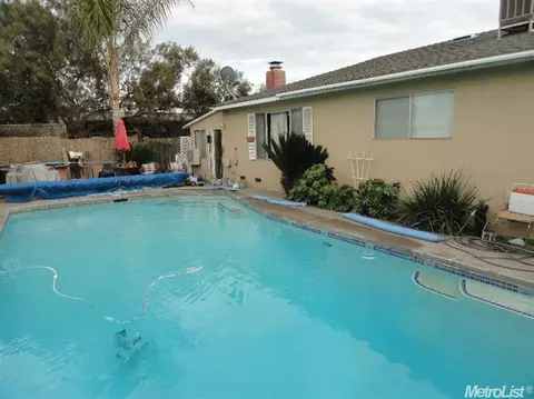 817 E Alameda St, Manteca, CA 95336 photo 17