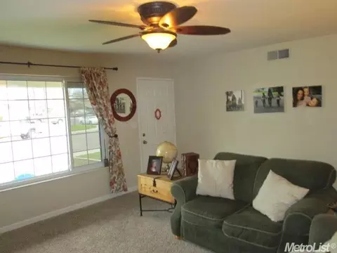 945 S Wilma Ave, Ripon, CA 95366 photo 5