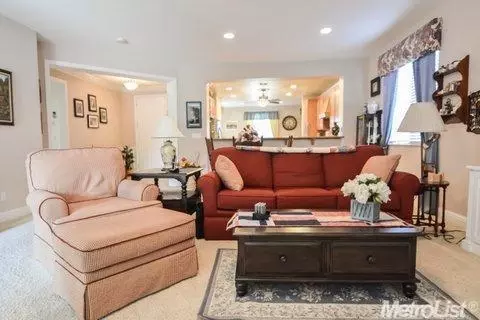 2364 Pepper Tree Ln, Manteca, CA 95336 photo 4