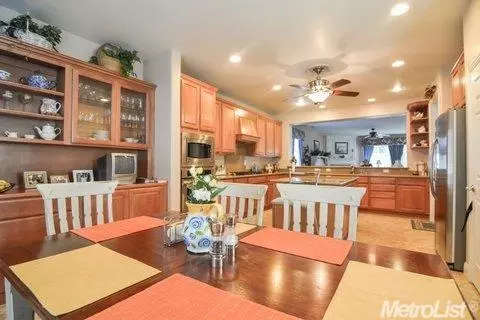 2364 Pepper Tree Ln, Manteca, CA 95336 photo 9