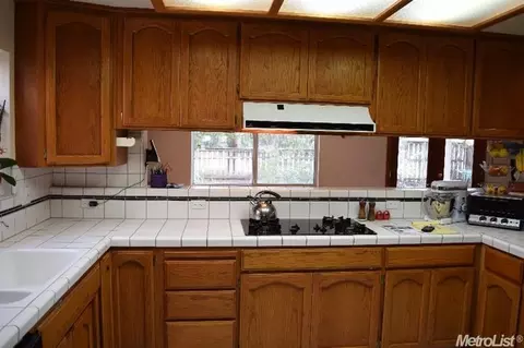 3304 Grosbeak Ct, Davis, CA 95616 photo 3