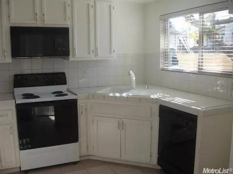 3044 Andre Ln, Turlock, CA 95382 photo 3