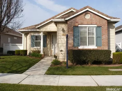 381 Cindy Dr, Ripon, CA 95366 photo 1