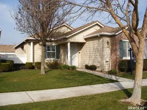 381 Cindy Dr, Ripon, CA 95366 photo 2