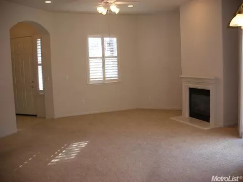 381 Cindy Dr, Ripon, CA 95366 photo 3