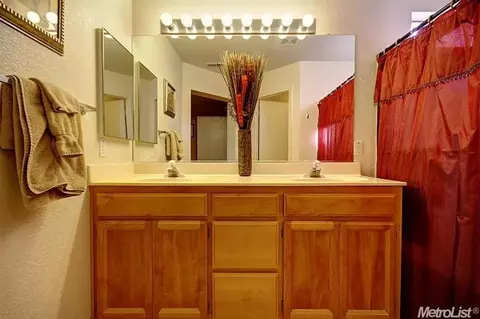 1254 Sunpeak Ln, Tracy, CA 95376 photo 17