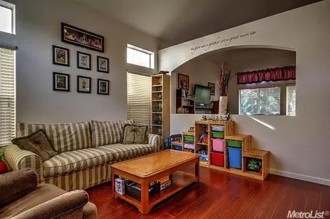 1254 Sunpeak Ln, Tracy, CA 95376 photo 4