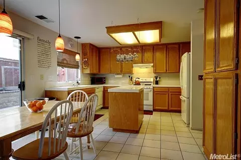 1254 Sunpeak Ln, Tracy, CA 95376 photo 9
