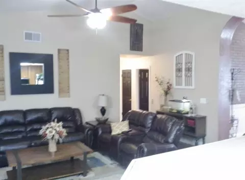881 Georgetown Ave, Turlock, CA 95382 photo 5