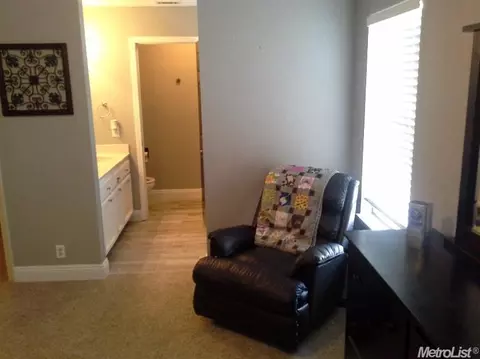 881 Georgetown Ave, Turlock, CA 95382 photo 12