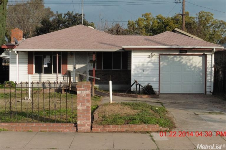 1124 Lloyd St, Lodi, CA 95240 photo 1