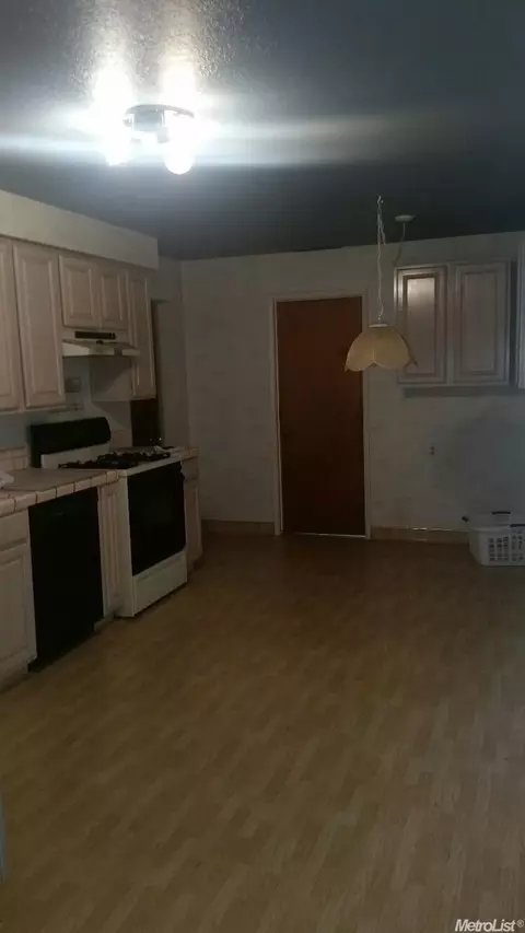 312 Willow Ave, Manteca, CA 95337 photo 3