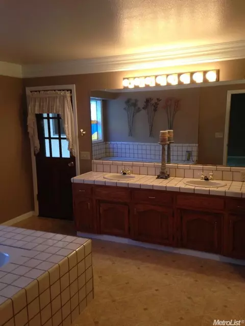 2010 Jackson Ct, Turlock, CA 95382 photo 13