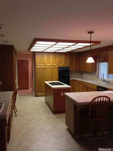 2010 Jackson Ct, Turlock, CA 95382 photo 5
