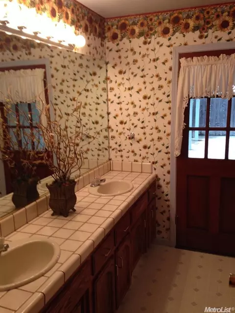 2010 Jackson Ct, Turlock, CA 95382 photo 11