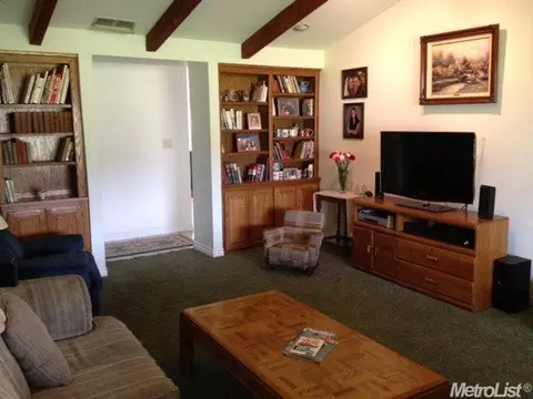 9526 Montevideo Dr, Wilton, CA 95693 photo 5