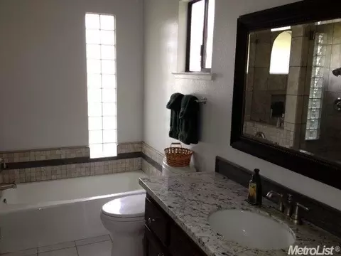 9526 Montevideo Dr, Wilton, CA 95693 photo 16