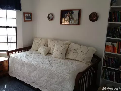 9526 Montevideo Dr, Wilton, CA 95693 photo 18