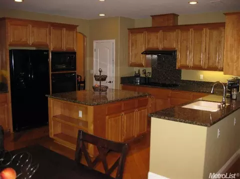 4112 Mayfield Dr, Modesto, CA 95356 photo 2
